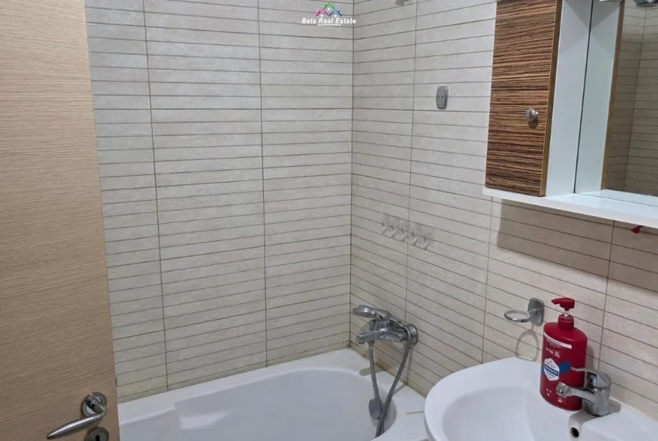 Tirane, jepet me qera zyre Kati 2, 103 m² 670 € (frosina plaku)