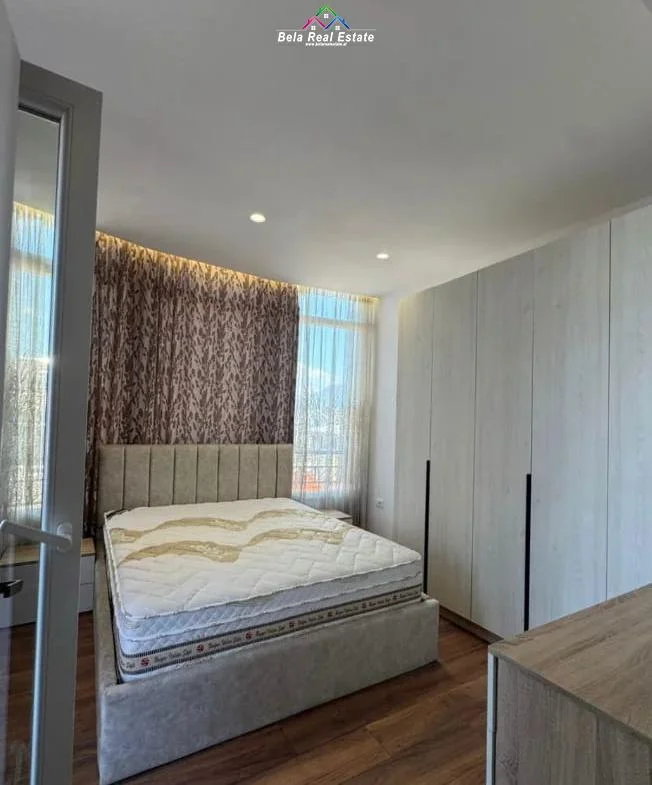 Tirane, jepet me qera apartament 1+1+Ballkon Kati 7, 60 m² 500 € (rrapo hekali)