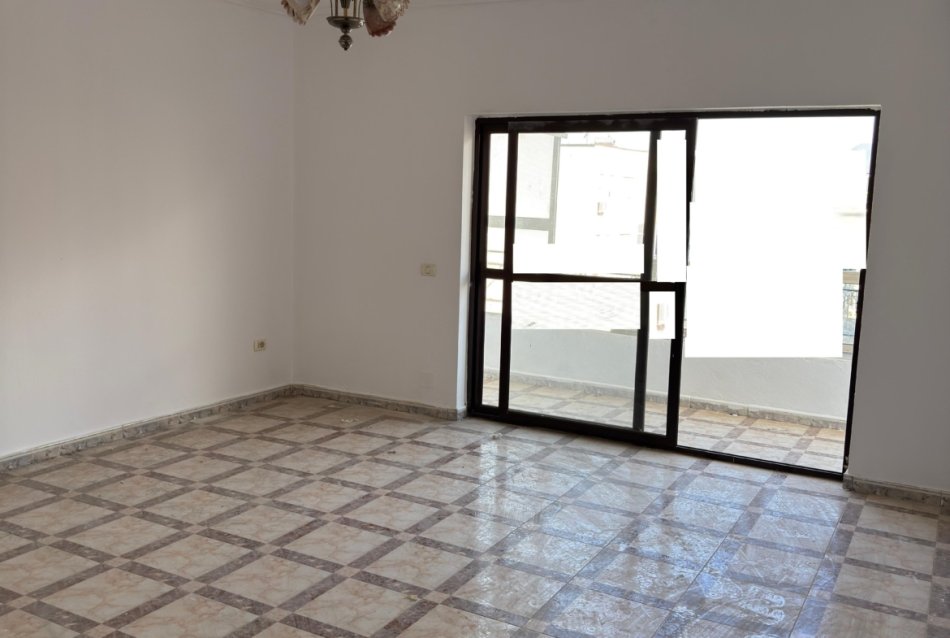 Tirane, shitet apartament 3+1 Kati 5, 164 m² 268.000 € (Komuna E Parisit)