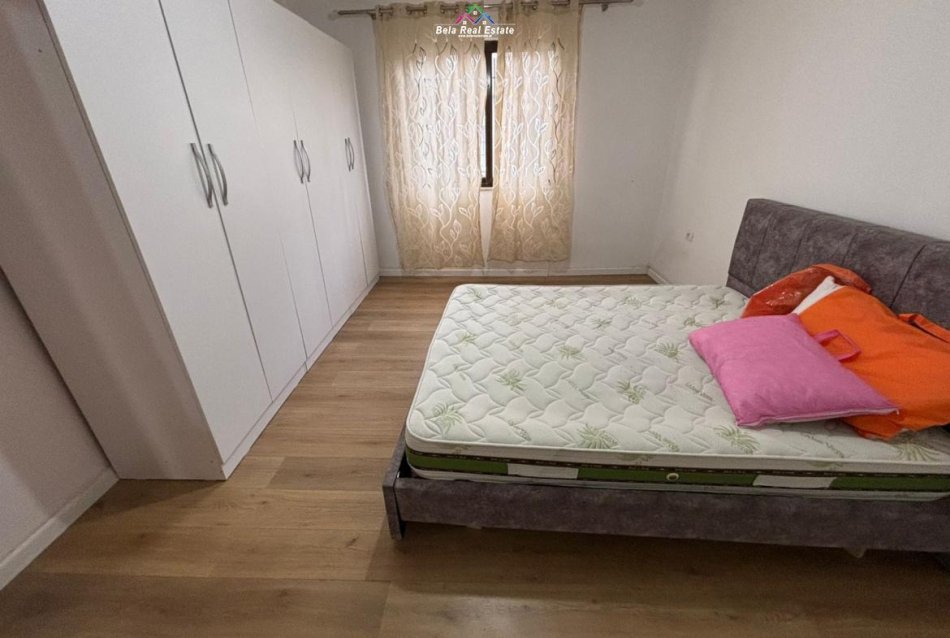 Tirane, jepet me qera Vile 2+1 Kati 2, 78 m² 350 € (Rruga Sadik Petrela)