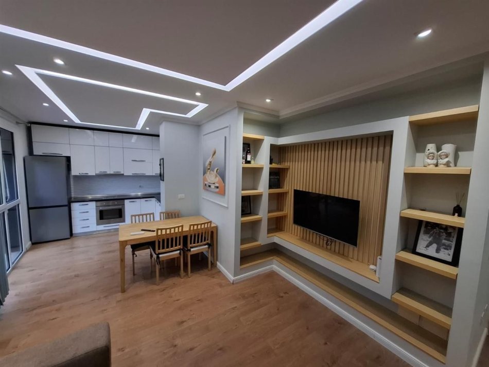 Tirane, jepet me qera apartament 1+1+Ballkon Kati 5, 65 m² 600 € (don bosko)