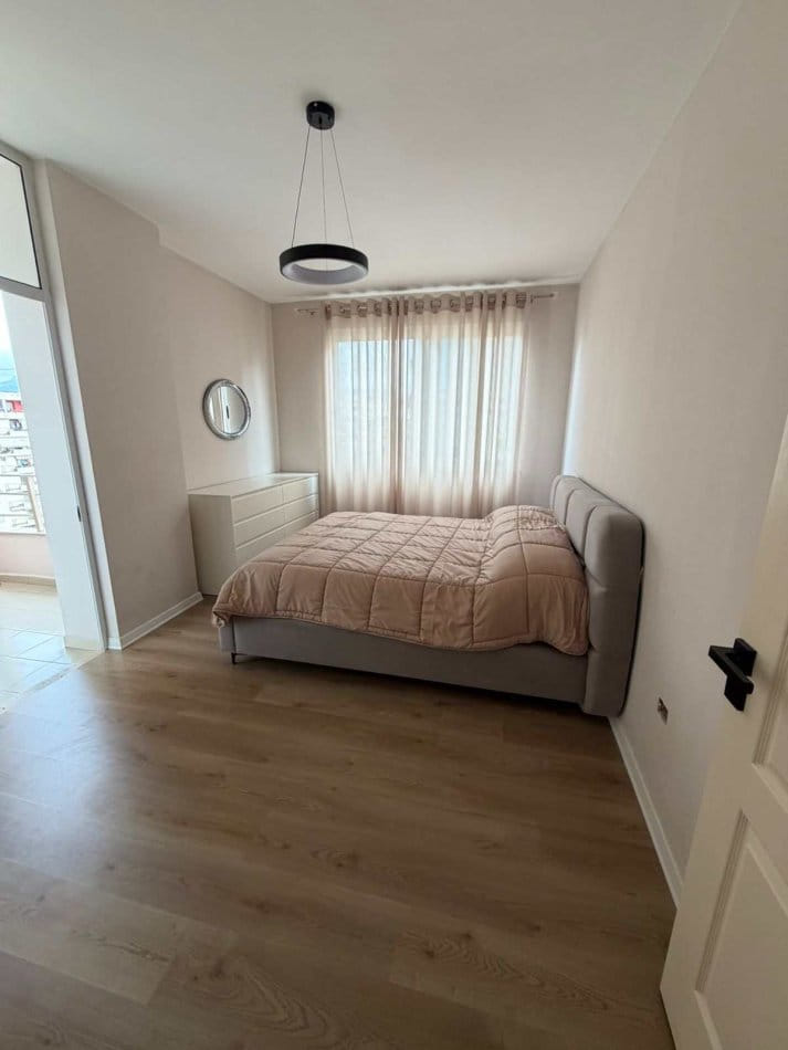 Tirane, jepet me qera apartament 2+1 Kati 6, 106 m² 650 € (Rruga Erzen Lita)