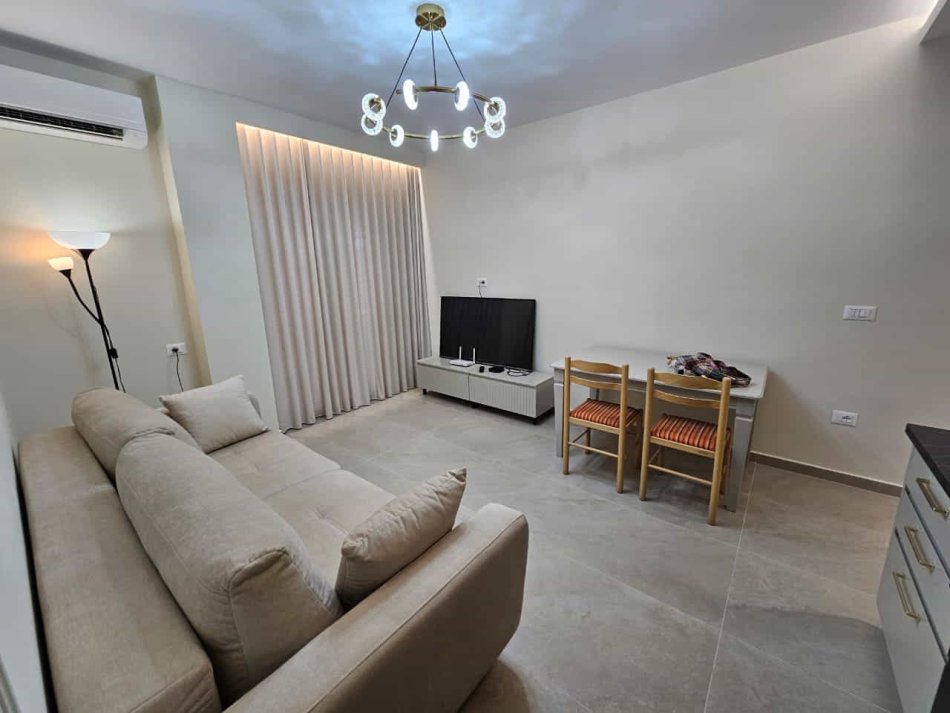 Tirane, jepet me qera apartament 2+1 Kati 3, 58 m² 900 € (Rruga e Kavajes)
