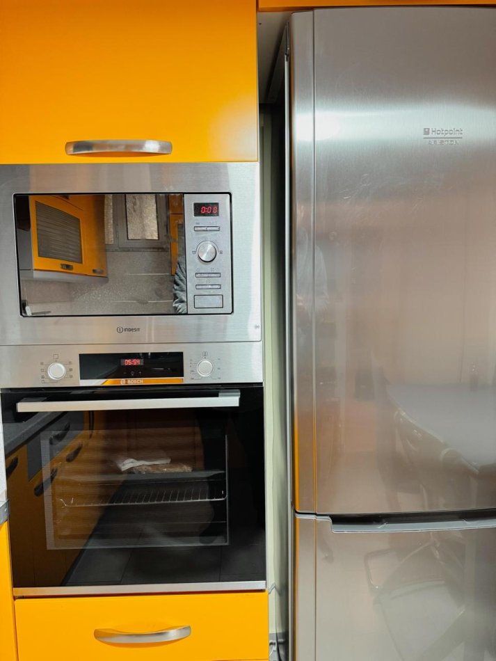 Tirane, jap me qera apartament 2+1+Ballkon , 78 m² 900 € (sheshi Skenderbeu)