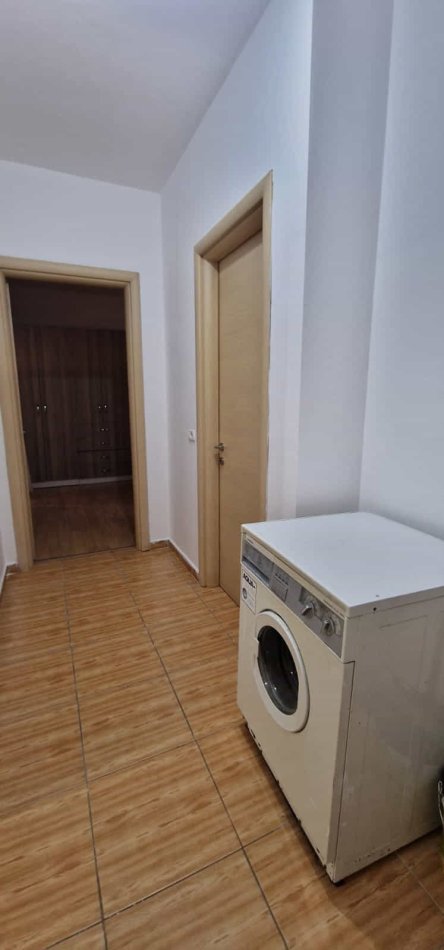 Tirane, jepet me qera apartament 1+1 Kati 7, 67 m² 450 € (Rruga Tom Plezha)