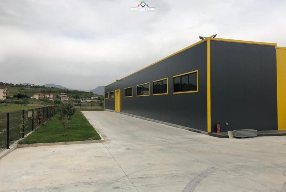 Tirane, jepet me qera magazine , 3.000 m² 6.000 € (Prush)