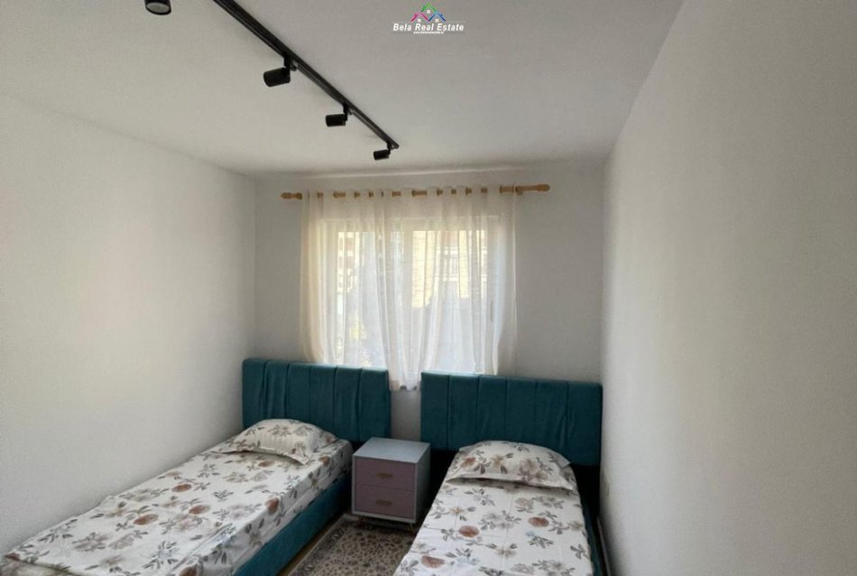 Tirane, jepet me qera apartament 2+1 Kati 4, 83 m² 780 € (rruga bardhok biba)