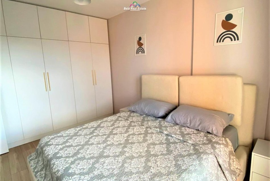 Tirane, jepet me qera apartament 1+1 Kati 10, 68 m² 520 € (oxhaku)