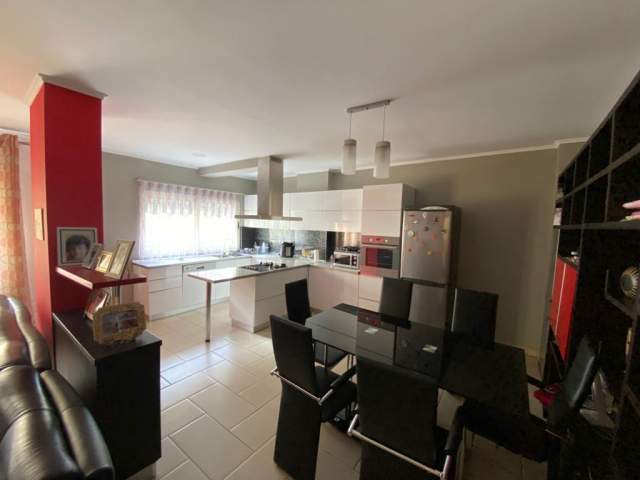Tirane, jepet me qera apartament 2+1+BLK Kati 4, 110 m² 700 Euro