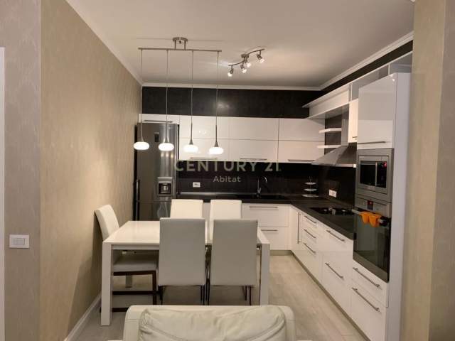 Tirane, jepet me qera apartament Kati 4, 123 m² 600 Euro