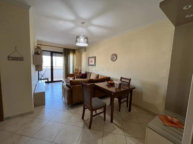 Tirane, jepet me qera apartament 2+1 Kati 11, 82 m² 620 Euro (Gjimnazi Petro Nini Luarasi)