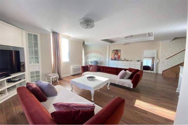 Tirane, shitet apartament Kati 4, 160 m²  (qender)