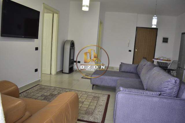 Tirane, jepet me qera apartament 1+1+BLK Kati 6, 75 m² 500 Euro (Pazari i Ri)