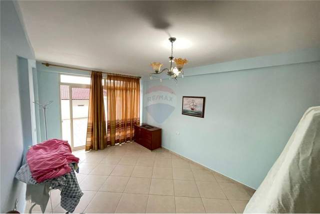Tirane, shitet apartament 2+1 Kati 1, 155 m² 110.000 Euro (Yzberisht)