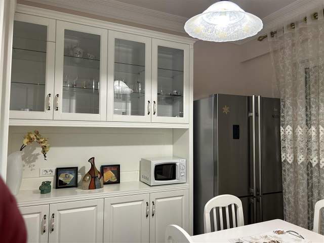Tirane, jepet me qera apartament 4+1+A+BLK Kati 2, 130 m² 850 Euro