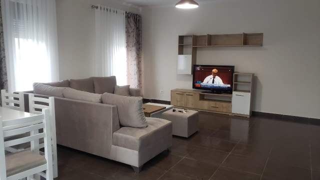 Tirane, jepet me qera apartament 2+1+BLK Kati 4, 114 m² 900 Euro (Rruga e Elbasanit)