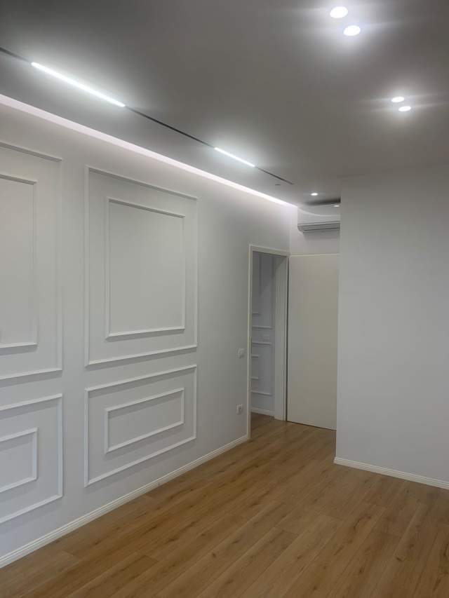 Tirane, jepet me qera apartament Kati 5, 92 m² 500 Euro (Rruga: Artan Lenja,Kompleksi Magnet.)
