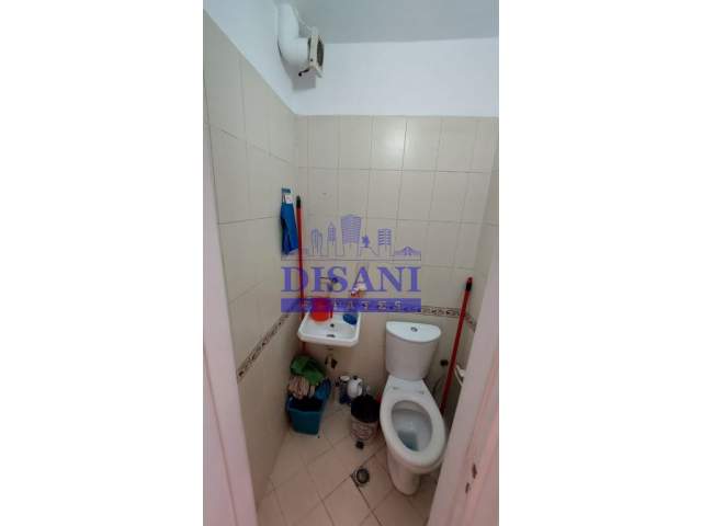 Tirane, jepet me qera apartament duplex 54 m² 750 Euro (Rruga e Kavajes)