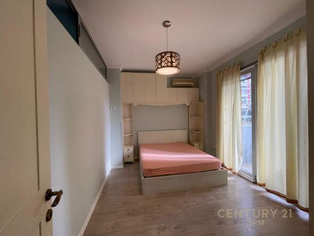 Tirane, jepet me qera apartament 2+1 100 m² 850 Euro (rruga e kosovareve)