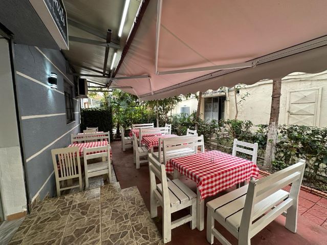 Tirane, shitet bar-kafe Kati 0, 95 m² 125.000 Euro (vasil shanto)