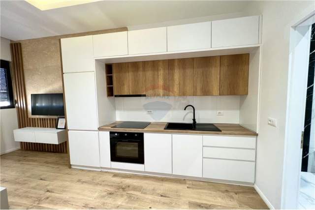 Tirane, jepet me qera apartament 1+1+BLK Kati 13, 60 m² 500 Euro
