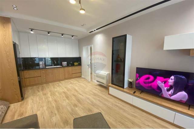 Tirane, jepet me qera apartament 1+1+BLK Kati 9, 77 m² 550 Euro (Kompleksi Magnet)