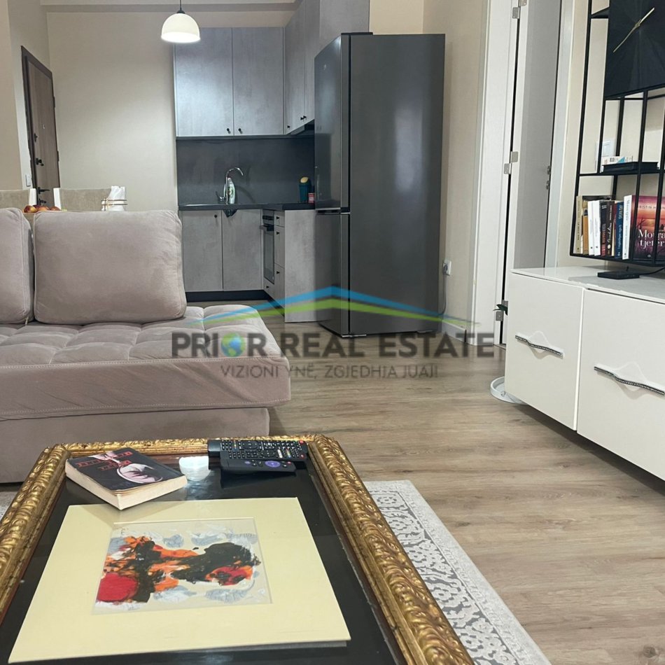 Tirane, shitet apartament 2+1 Kati 3, 104 m² 189.500 € (Kopshti Botanik)