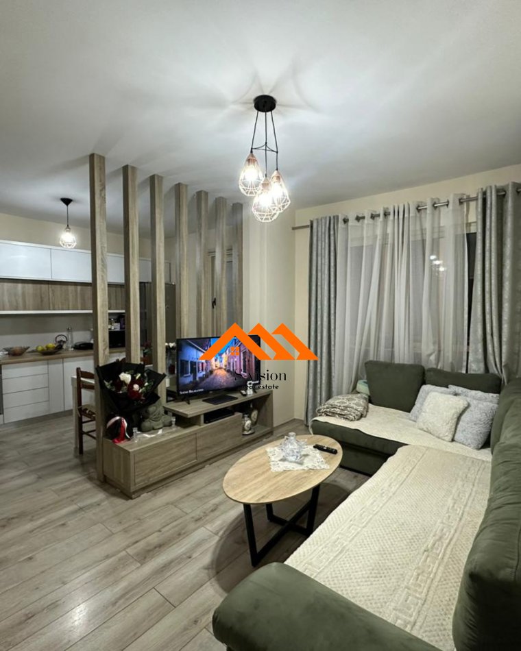 Durres, jepet me qera apartament 1+1+Ballkon Kati 4, 400 € (te ish rajoni i policise)