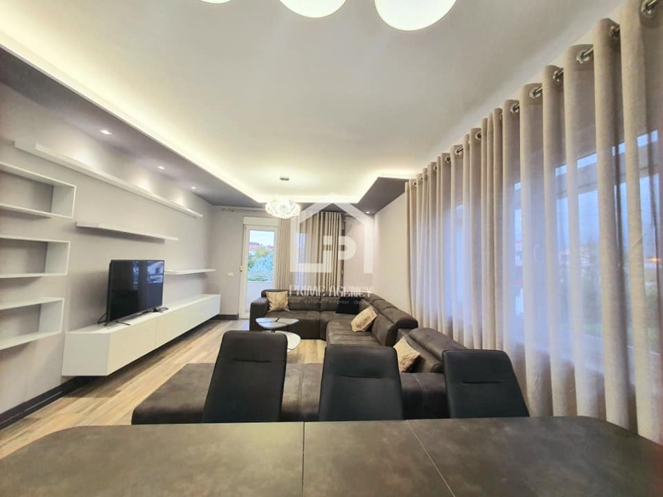 SHITET : APARTAMENT 3+1+ Post parkimi / Rezidenca TOUCH OF SUN/ ZONA TEGUT
