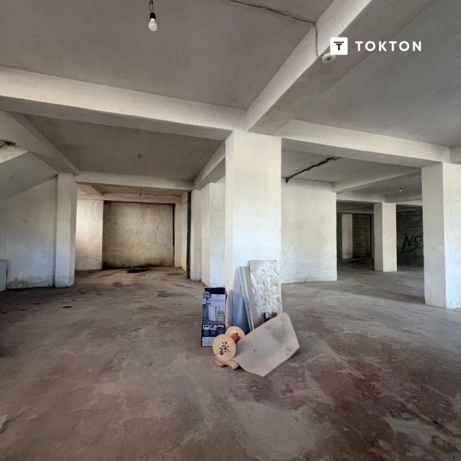 Tirane, jepet me qera ambjent biznesi Kati -1, 380 m² 800 € (Rruga e Thesarit, Fresku, Tiranë, TT 1959)