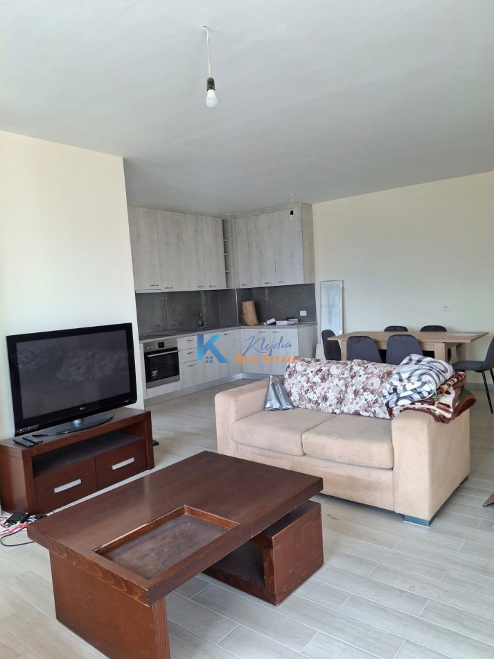 Tirane, jap me qera apartament 2+1+Ballkon Kati 7, 100 m² (Misto Mame, pallatet Dilo, Rruga Besim Alla)