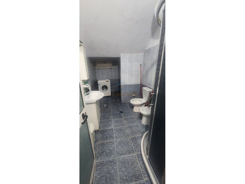 Durres, shitet apartament 2+1 Kati 1, 100 m² 115.000 € (Prane Bibliotekes, Durres)
