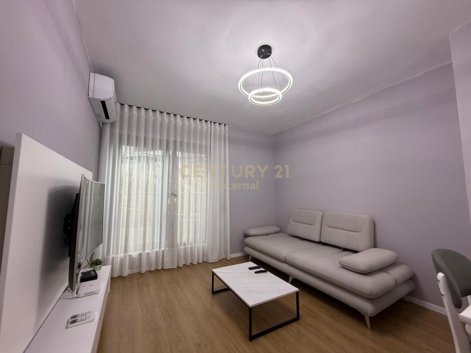 Tirane, jepet me qera apartament 1+1 , 60 m² 600 € (Kodra e Diellit)