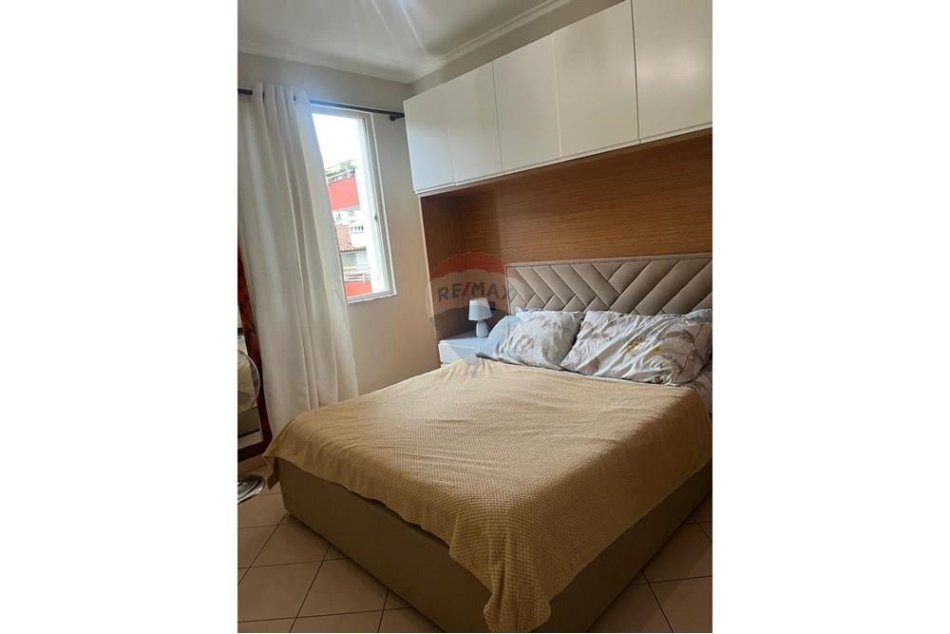 Tirane, jepet me qera 2+1 , 100 m² 700 € 
