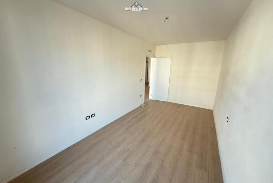 Tirane, shes apartament 1+1 Kati 9, 79 m² 128.000 € (Rruga Beniamin Kruta)
