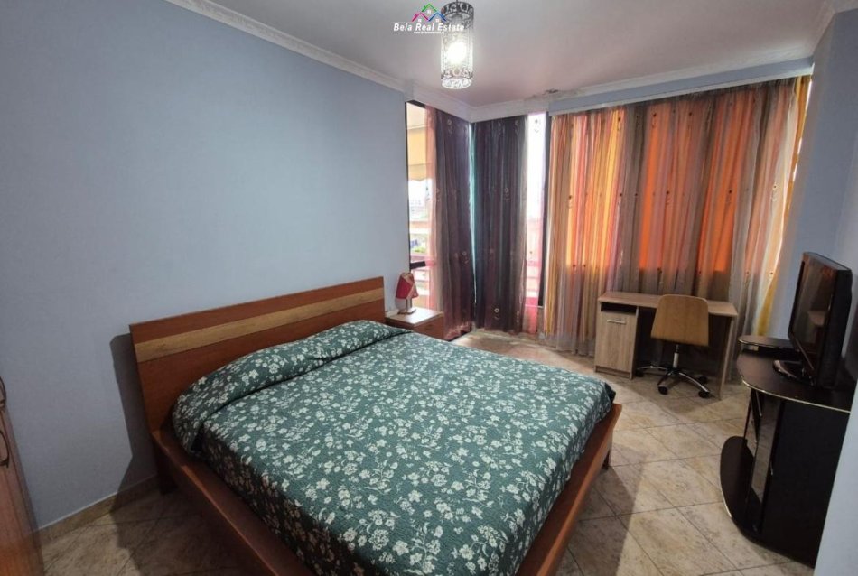 Tirane, jepet me qera apartament 2+1 Kati 5, 125 m² 650 € (Rruga e Kavajes)