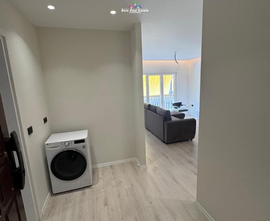 jepet me qera apartament Kati 3, 50 m² 800 € (Rruga e Elbasanit)