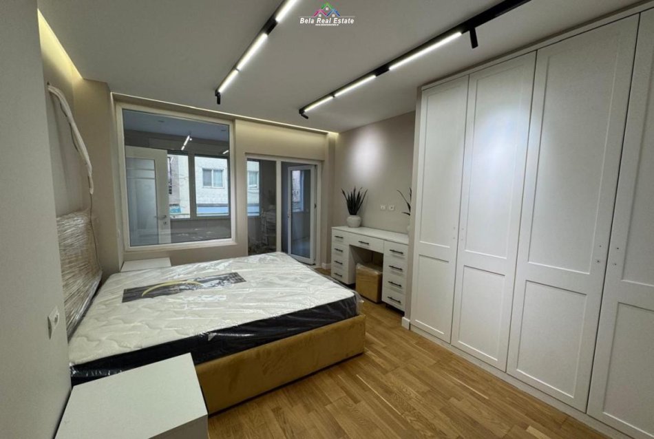 Tirane, jepet me qera apartament 1+1 Kati 2, 75 m² 900 € (Rruga Shyqyri Brari)