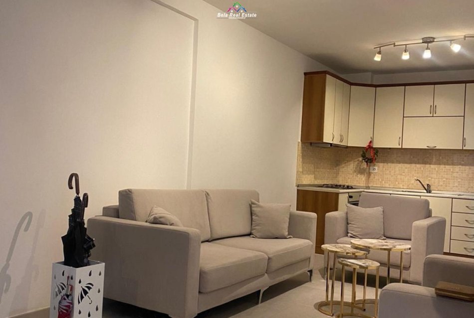 Tirane, jepet me qera apartament 1+1 Kati 4, 80 m² 600 € (Rruga Nikolla Jorga)