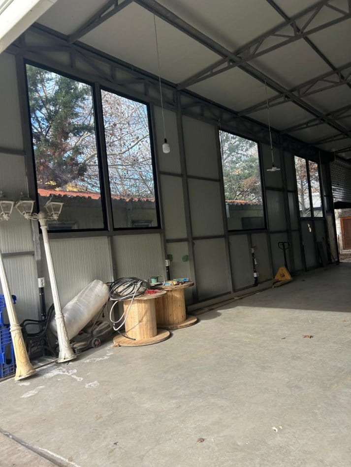 Tirane, jepet me qera magazine Kati 0, 700 m² 3.500 € (Rruga Myslym Keta)