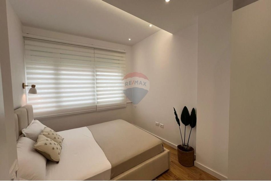 Tirane, shitet apartament 1+1+Ballkon Kati 8, 48 m² 109.000 € (Ish Tregu Elektrik)