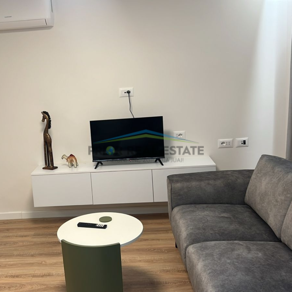 Tirane, jepet me qera apartament 2+1 Kati 3, 94 m² 1000 € (Qender)