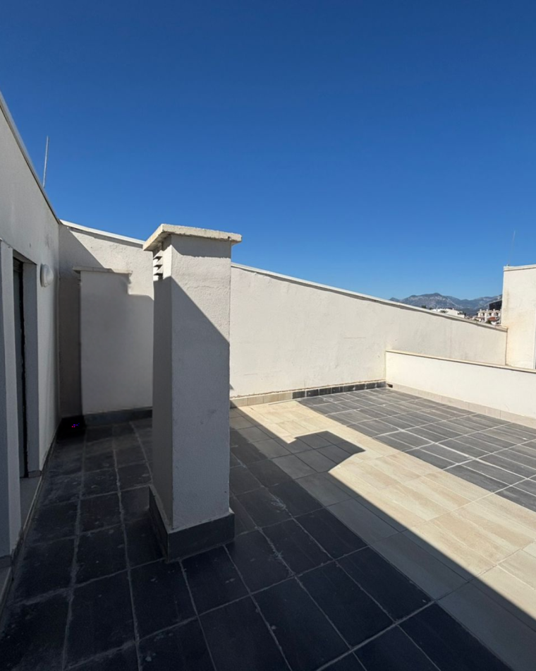 Tirane, jepet me qera apartament duplex Dublex Kati 5, 