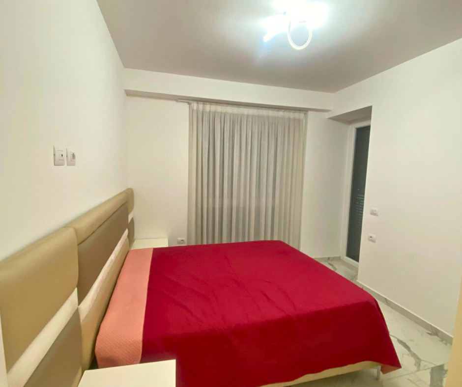 Tirane, jepet me qera apartament 2+1 Kati 4, 75 m² 800 € (Myslym Shyr)