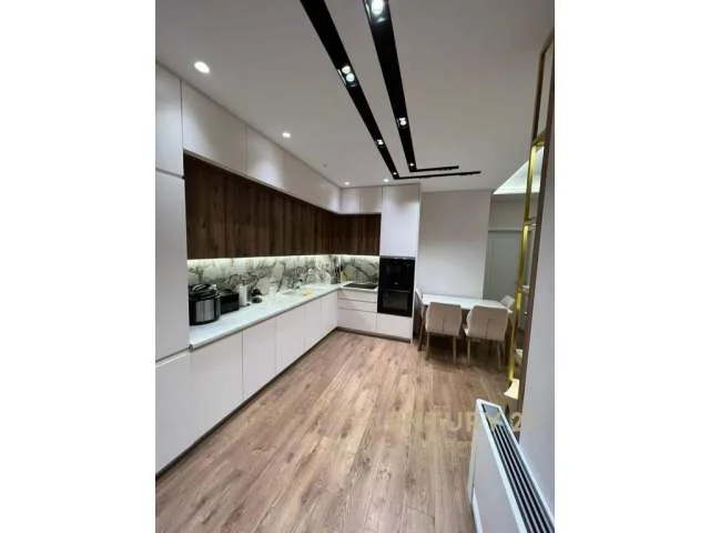 Tirane, jepet me qera apartament 1+1 Kati 3, 74 m² 600 Euro