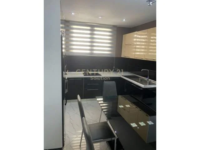 Tirane, jepet me qera apartament 2+1+BLK 83 m² 700 Euro (21 dhjetori)