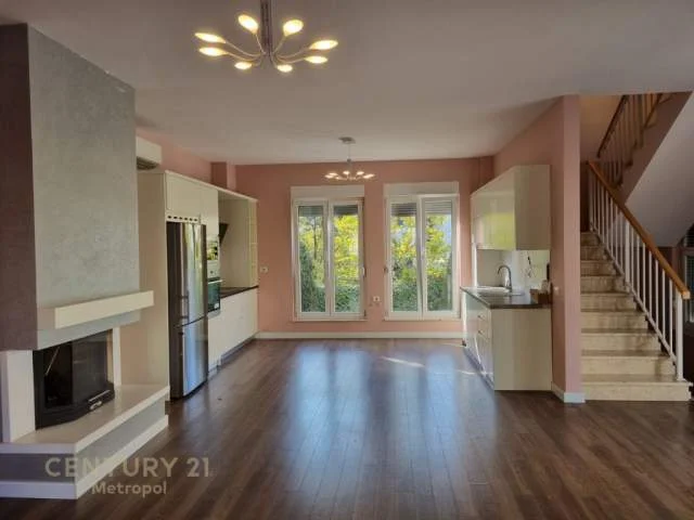 Tirane, jepet me qera apartament 4+1+A+BLK Kati 3, 290 m² 2.300 Euro (teg)