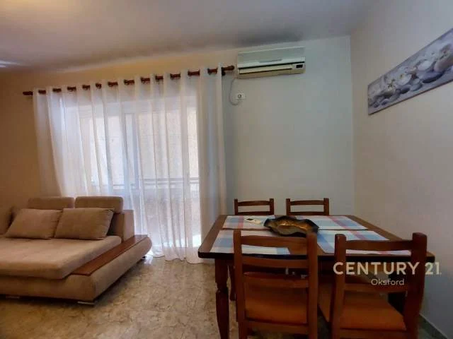 Tirane, jepet me qera apartament 1+1 63 m² 500 Euro