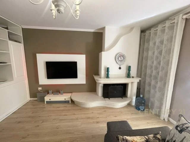 Tirane, jepet me qera apartament 120 m² 700 Euro (liqeni thate)