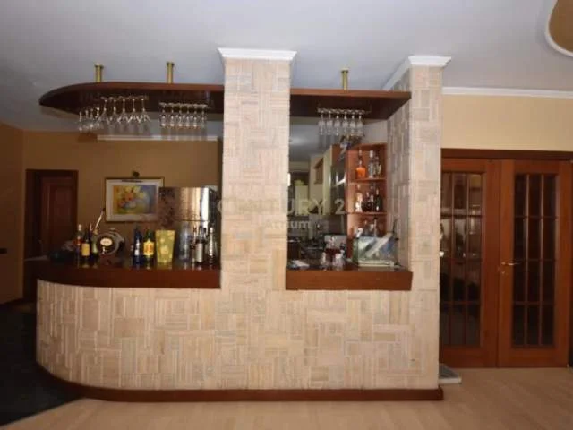 Tirane, jepet me qera apartament Kati 7, 135 m² 750 Euro (faik konica)